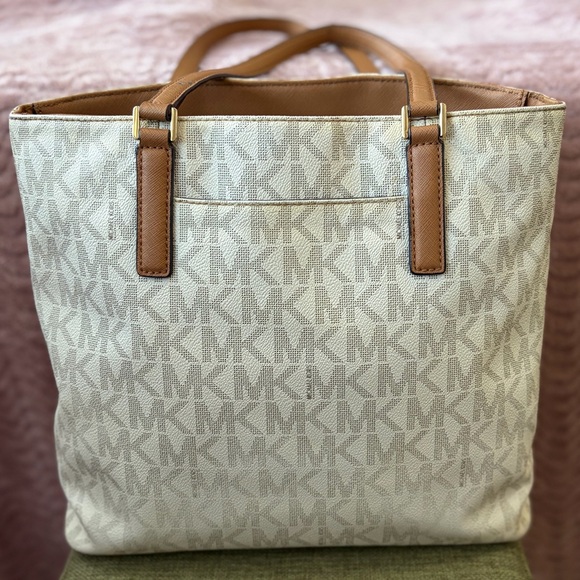 🎉HP🎉 Michael Kors SET White and Brown Logo Tote Bag and Wallet Set - Picture 3 of 16